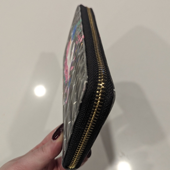 SOLD (Free with purchase of a purse) Holographic Unicorn Zipper Wallet - Picture 4 of 4